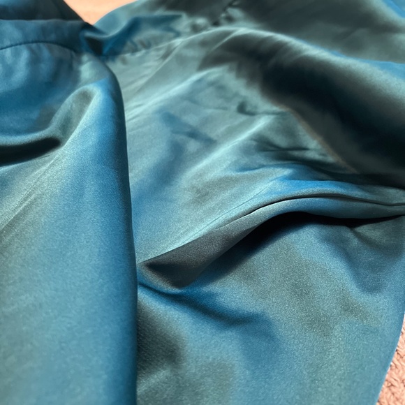 Date Night Teal Satin Midi - Picture 4 of 7